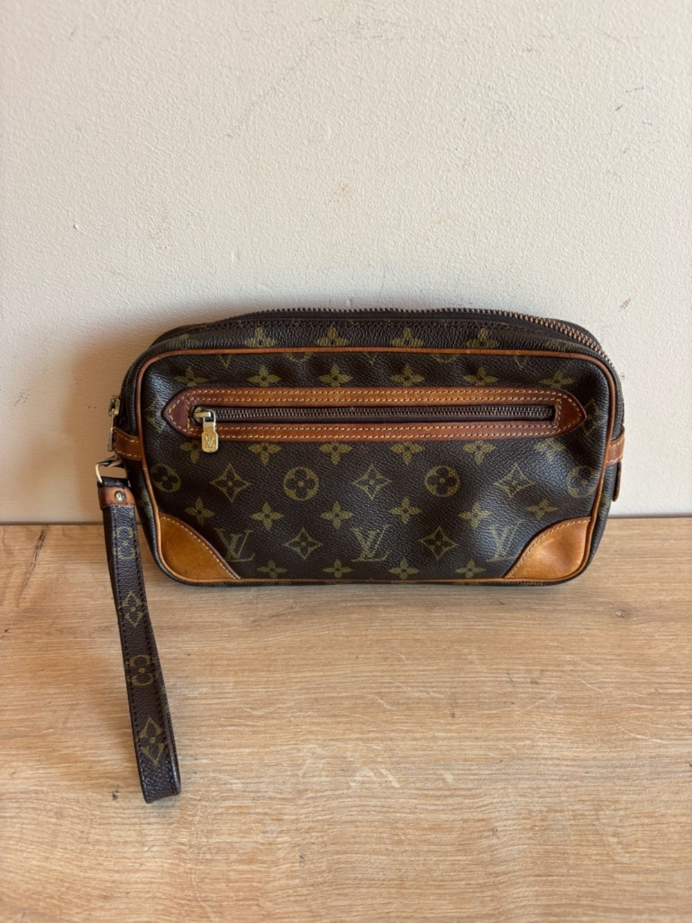 Authentic Louis Vuitton monogram wristlet